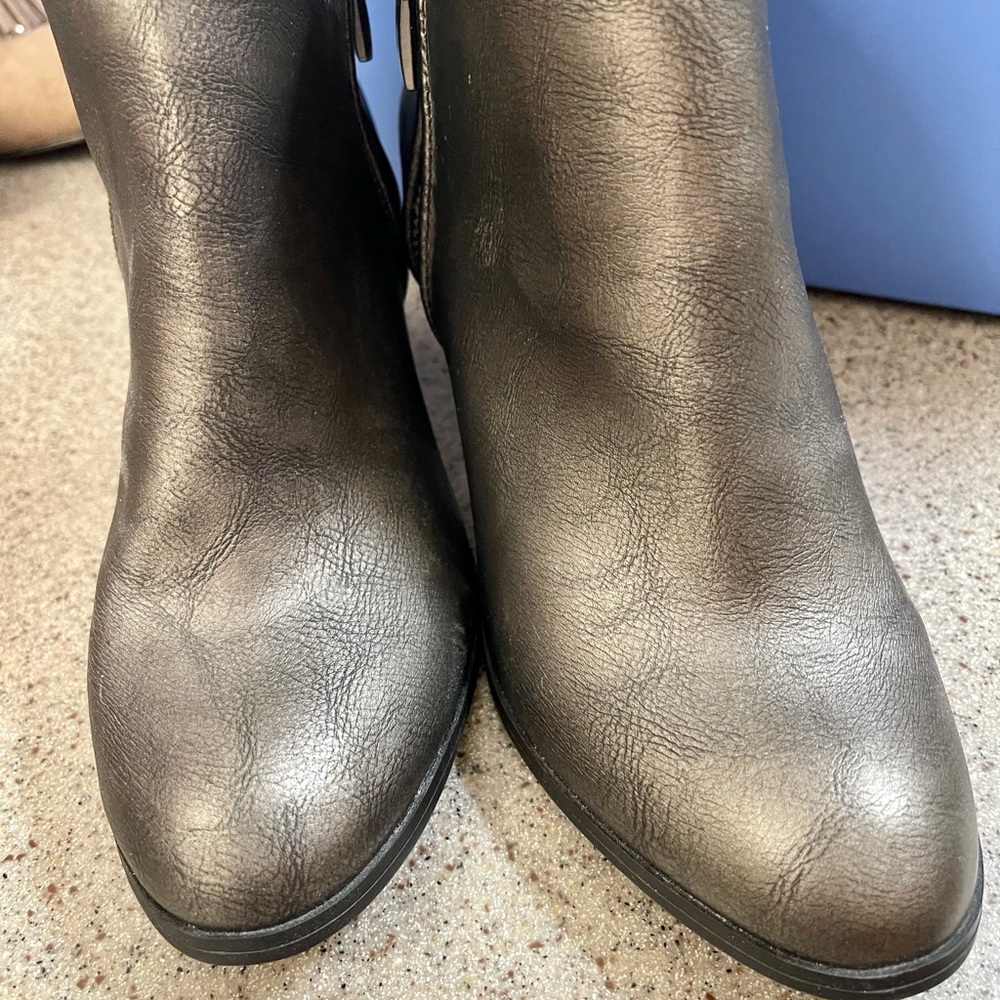 Bronze booties - Picture 2 of 2